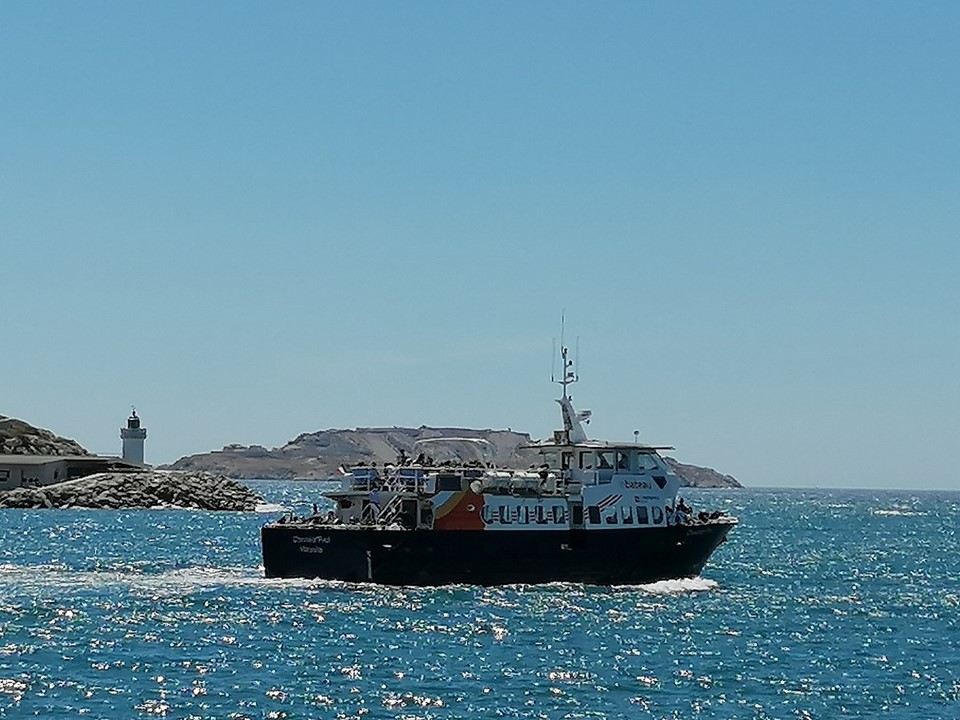 Discours et éditos 1 - bateau de passagers à Marseille