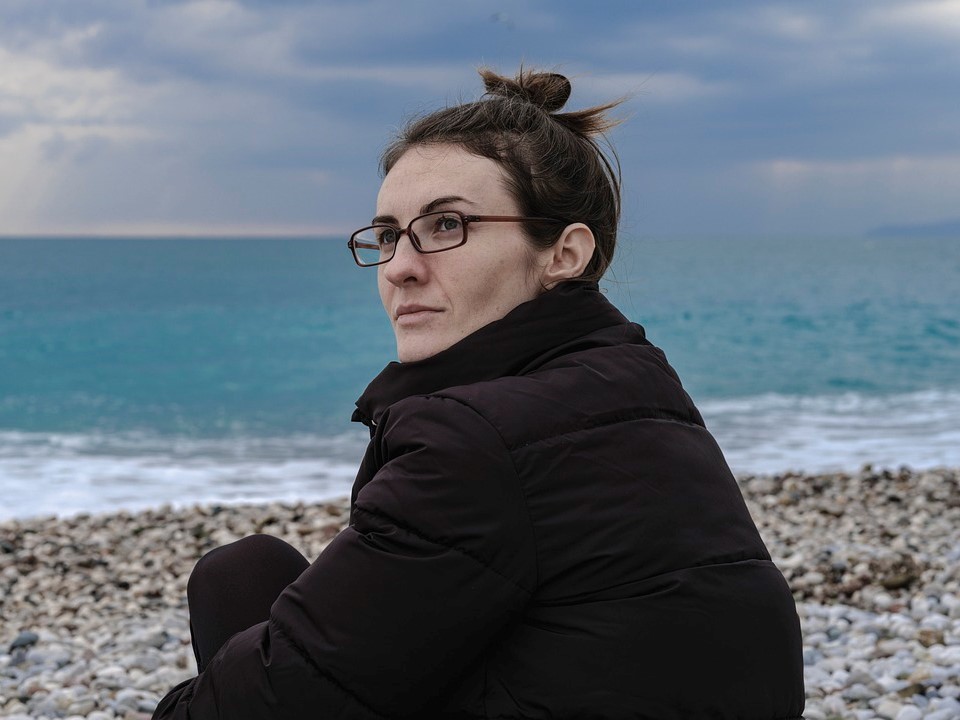 Page à propos 3 - femme devant la mer